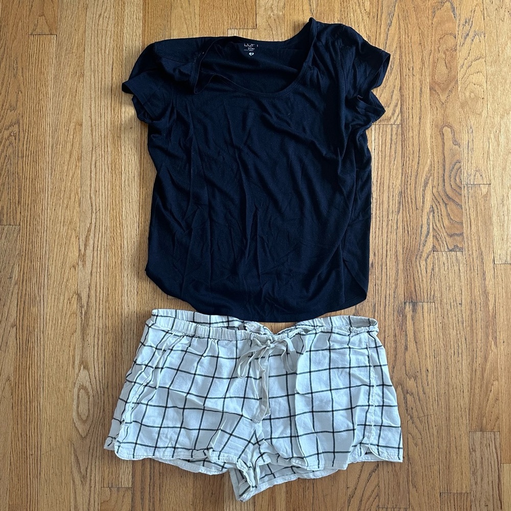 LOFT Sleepwear, Black T-Shirt and Checkered Shorts Set, Size large